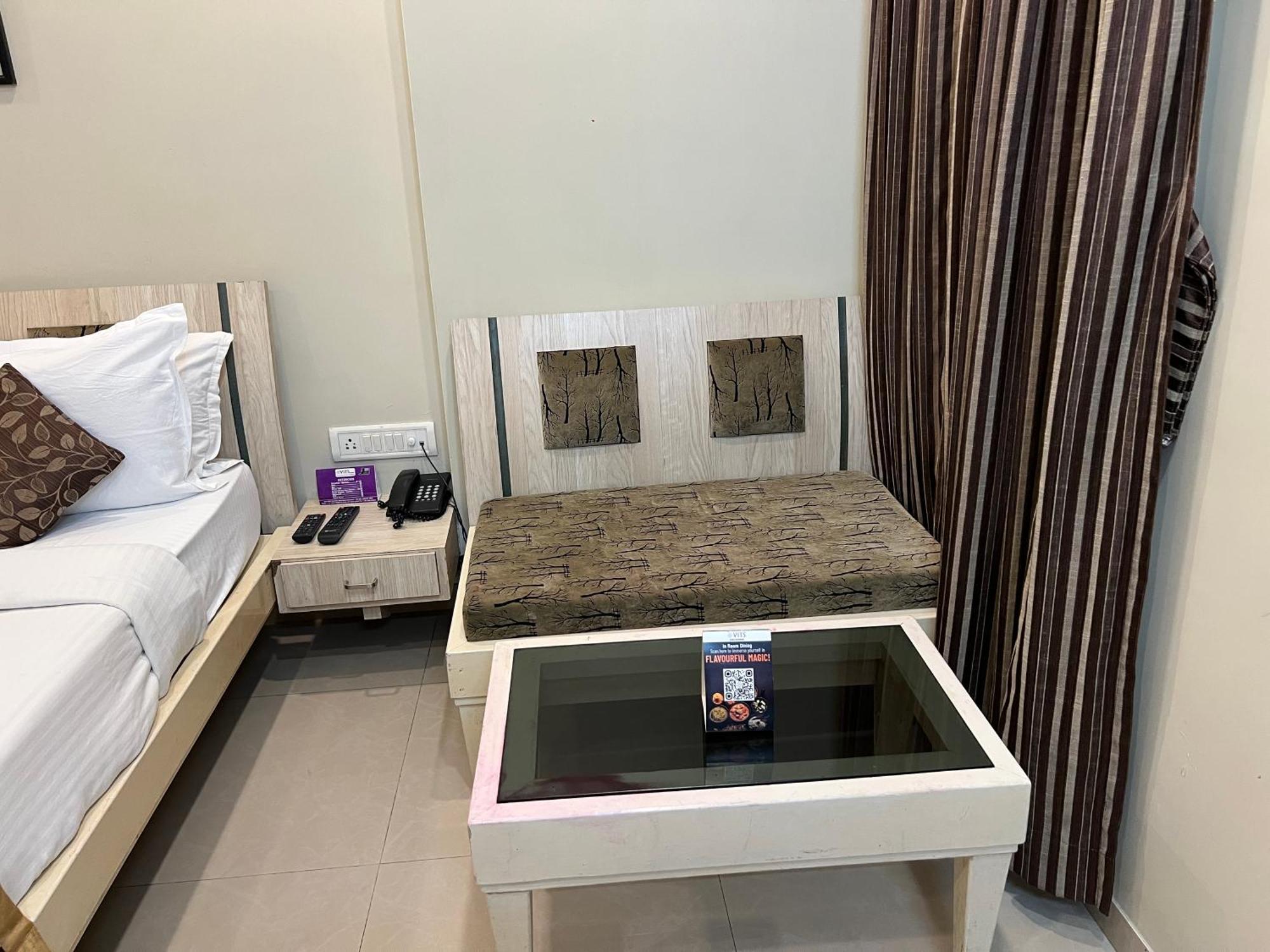 Отель Vits Shalimar, Ankleshwar Экстерьер фото